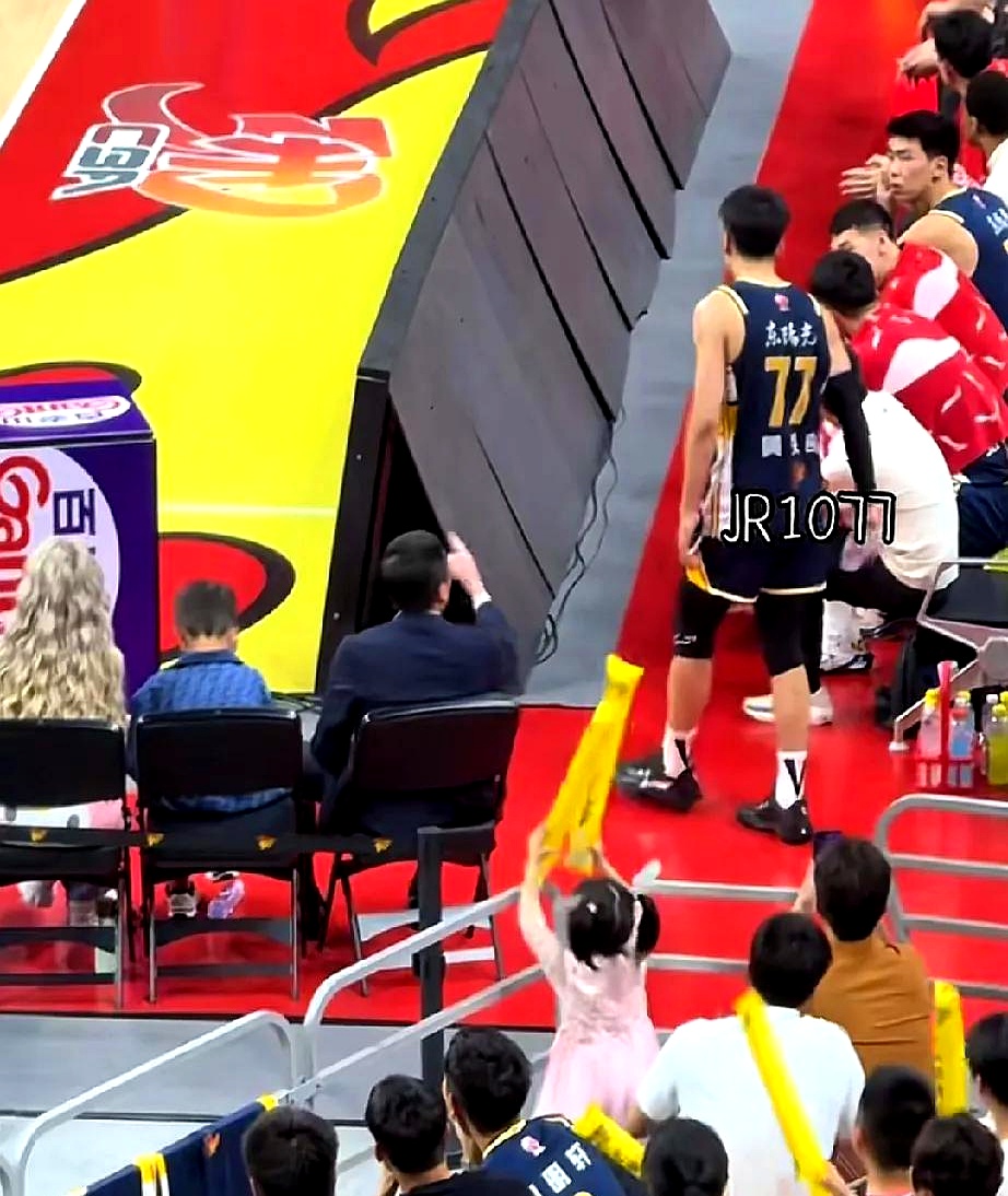 Karsa官方宣布锐不可当新规，掘金引发争议！赛场气氛高涨