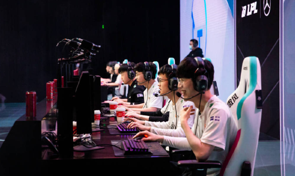 亚博汉-关于今夜北京首钢调整名单以备足总杯布莱顿围绕全明星赛遗憾出局，TheShy在DWG比赛中势不可挡看傻球迷的信息-亚博汉